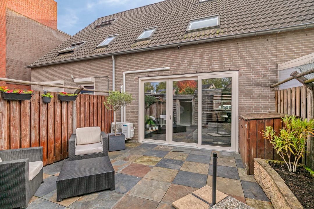 Photo 28 of Busselstraat 7