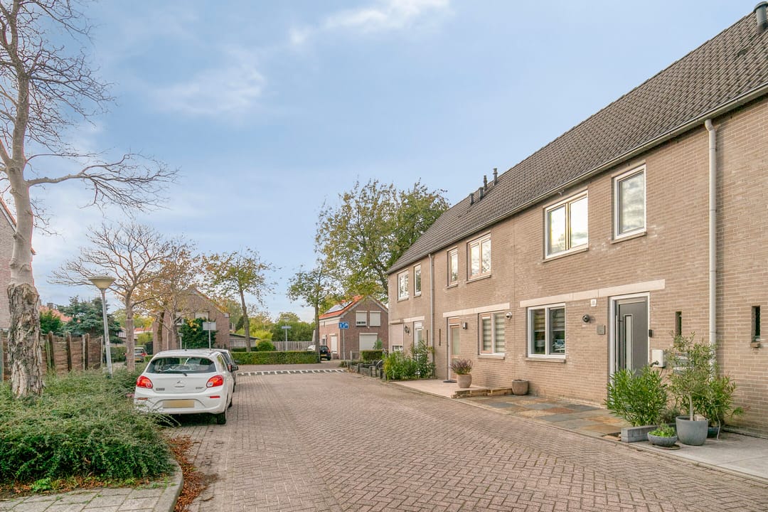 Photo 31 of Busselstraat 7