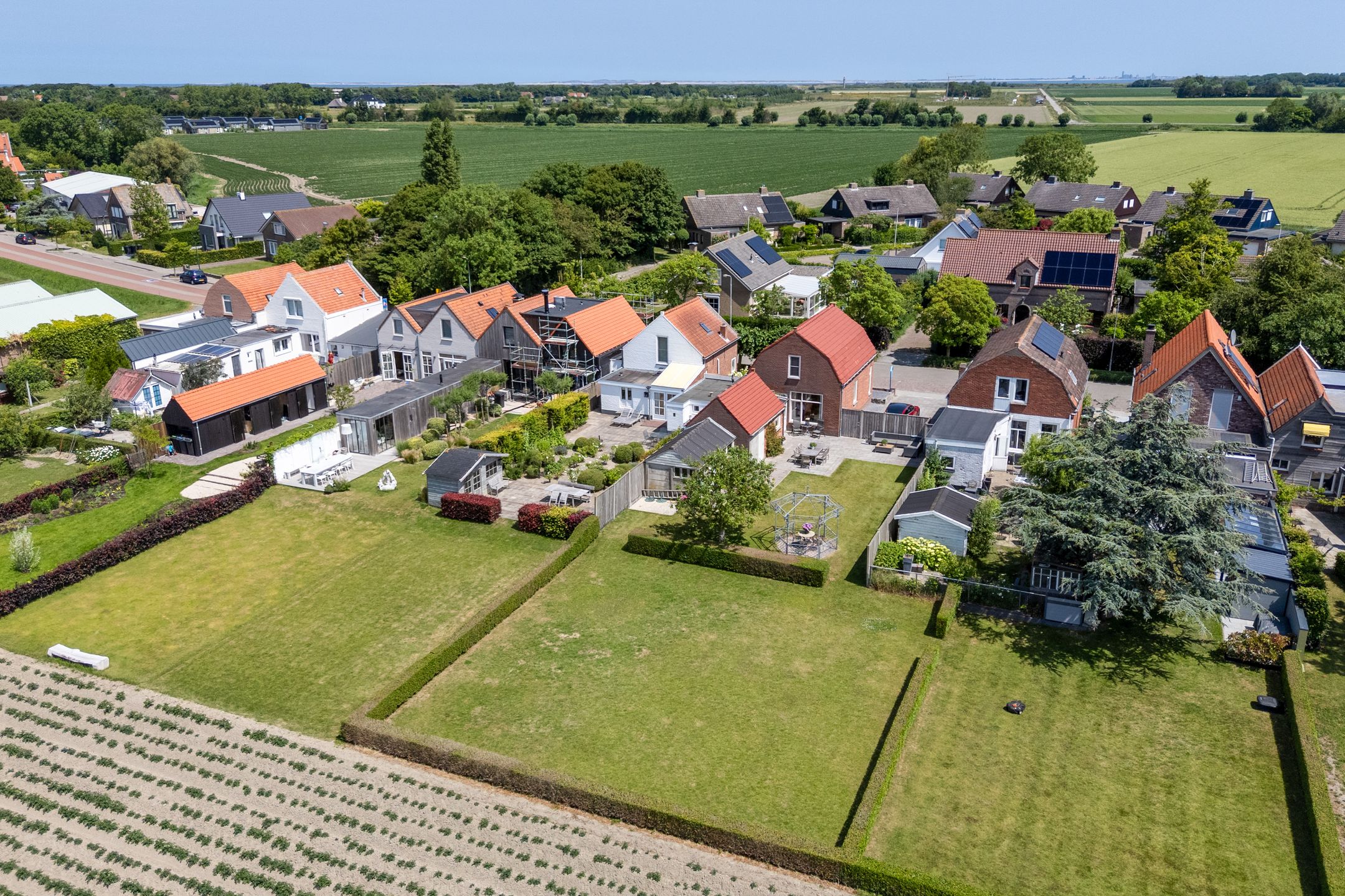 Photo 30 of Badhuisweg 25