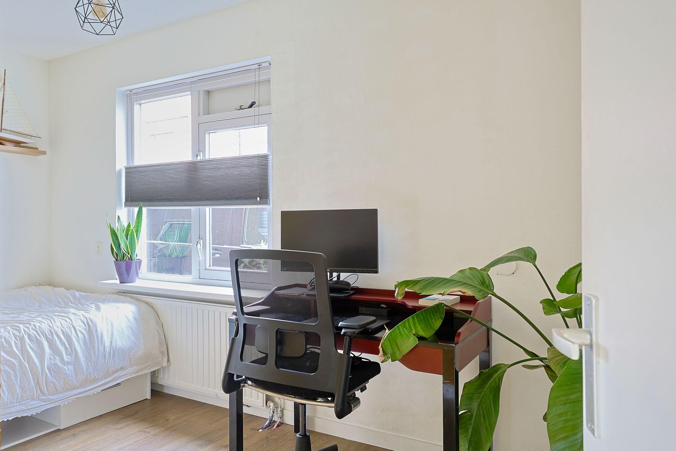Photo 27 of Aardbeistraat 47