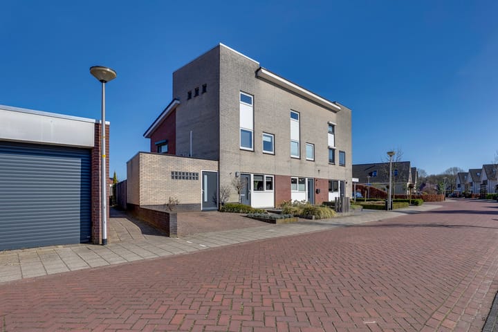 Photo 2 of Erve Harbers 3