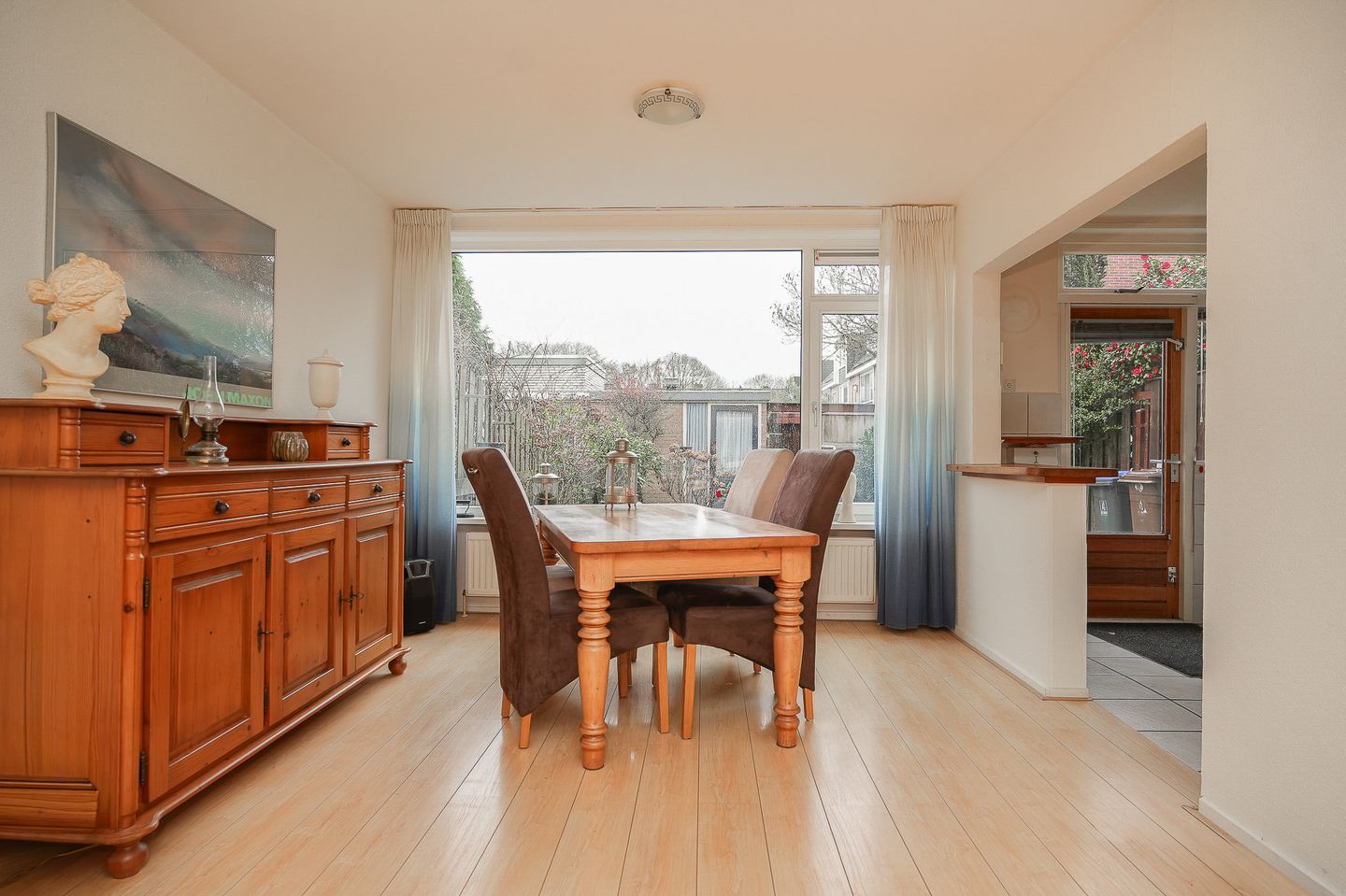Spacious terraced house with four bedrooms and sunny southwest facing garden in Utrecht — 13