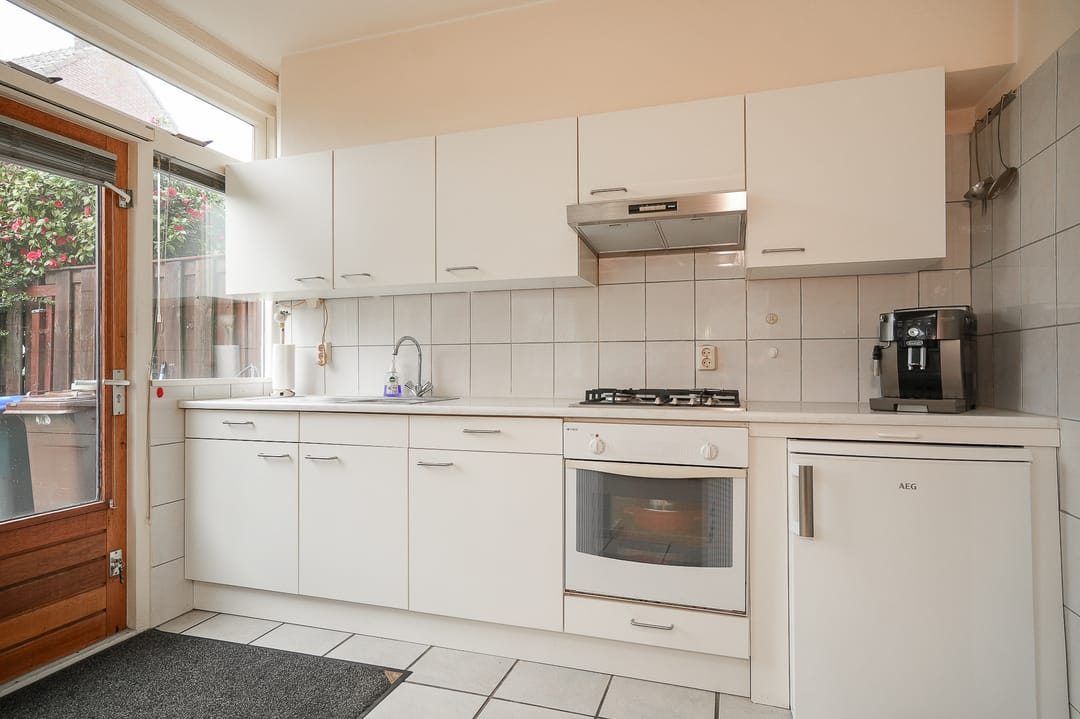 Spacious terraced house with four bedrooms and sunny southwest facing garden in Utrecht — 15