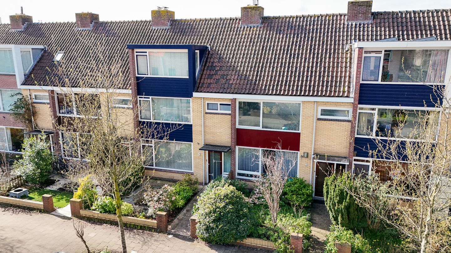 Spacious terraced house with four bedrooms and sunny southwest facing garden in Utrecht — 32