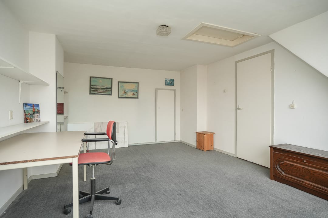Spacious terraced house with four bedrooms and sunny southwest facing garden in Utrecht — 29