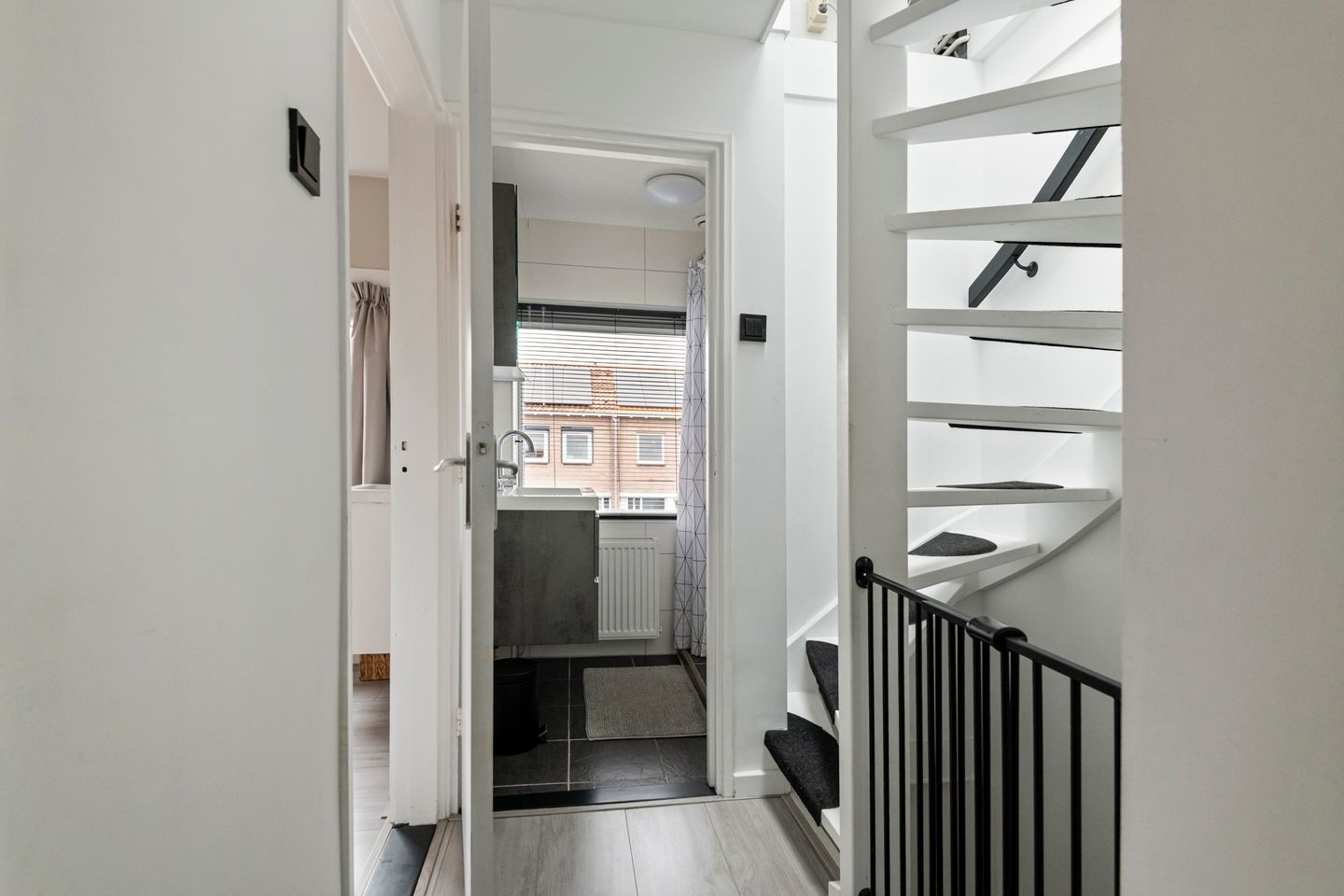 Foto 34 van Hendrik van Nassaustraat 13