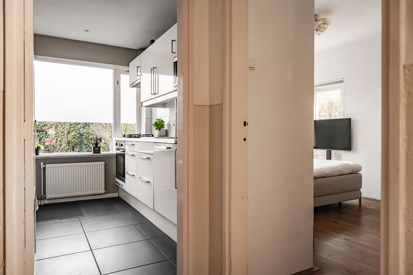 Spacious Ground Floor Apartment with Large Garden in Haarlem — 17