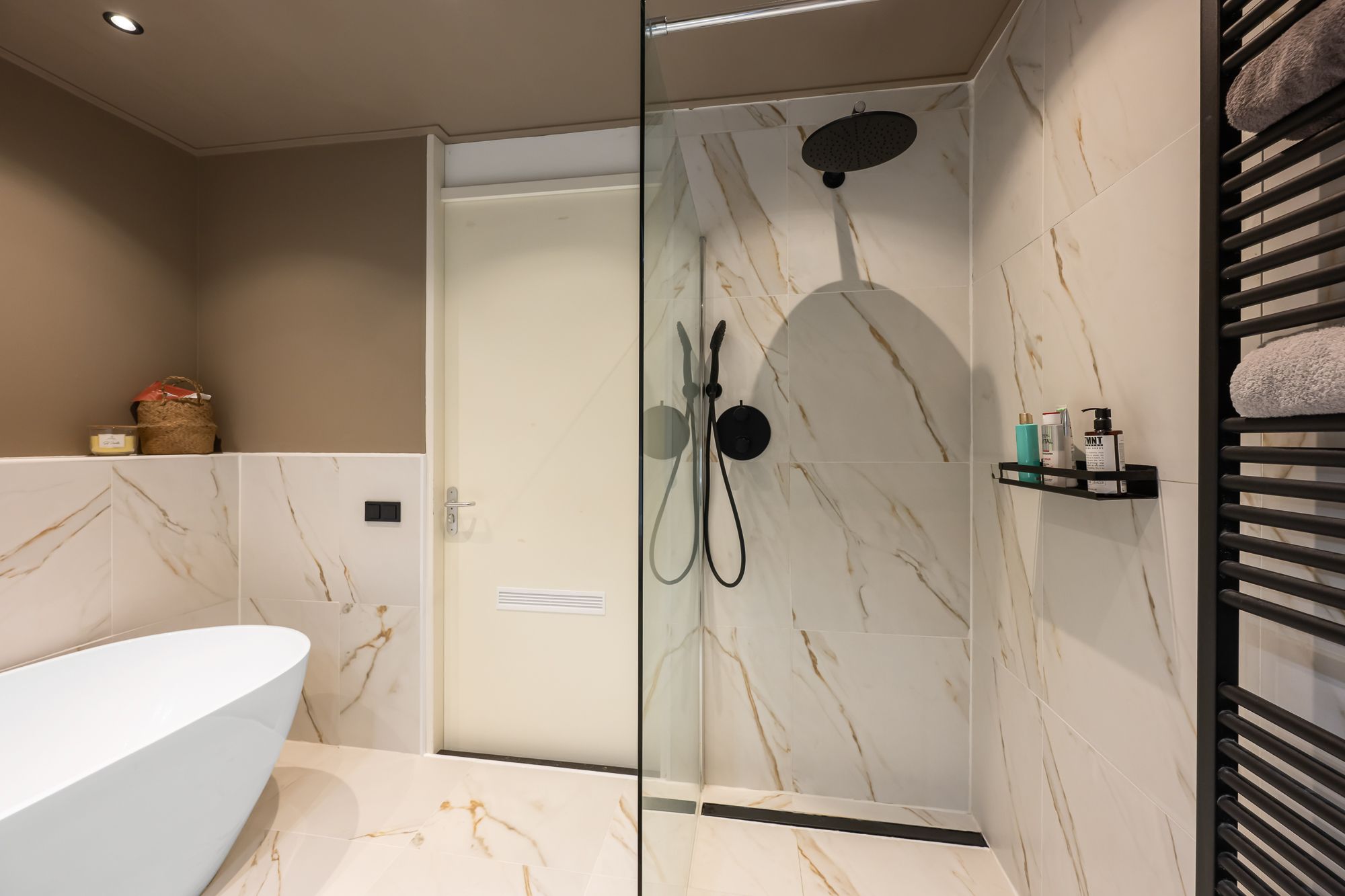 Foto 30 van Zwarte Ring 93