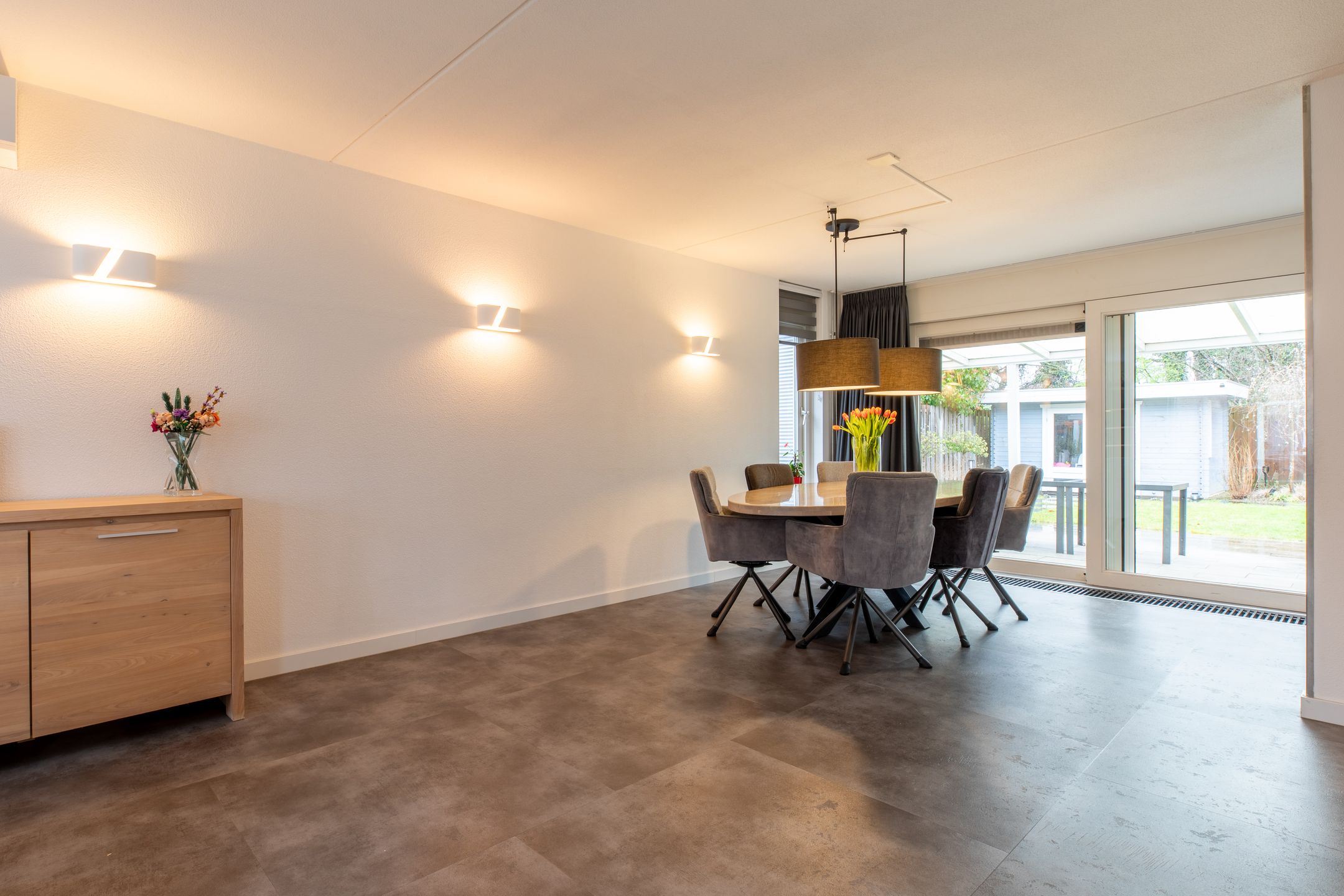 Foto 6 van Mies van der Rohestraat 8