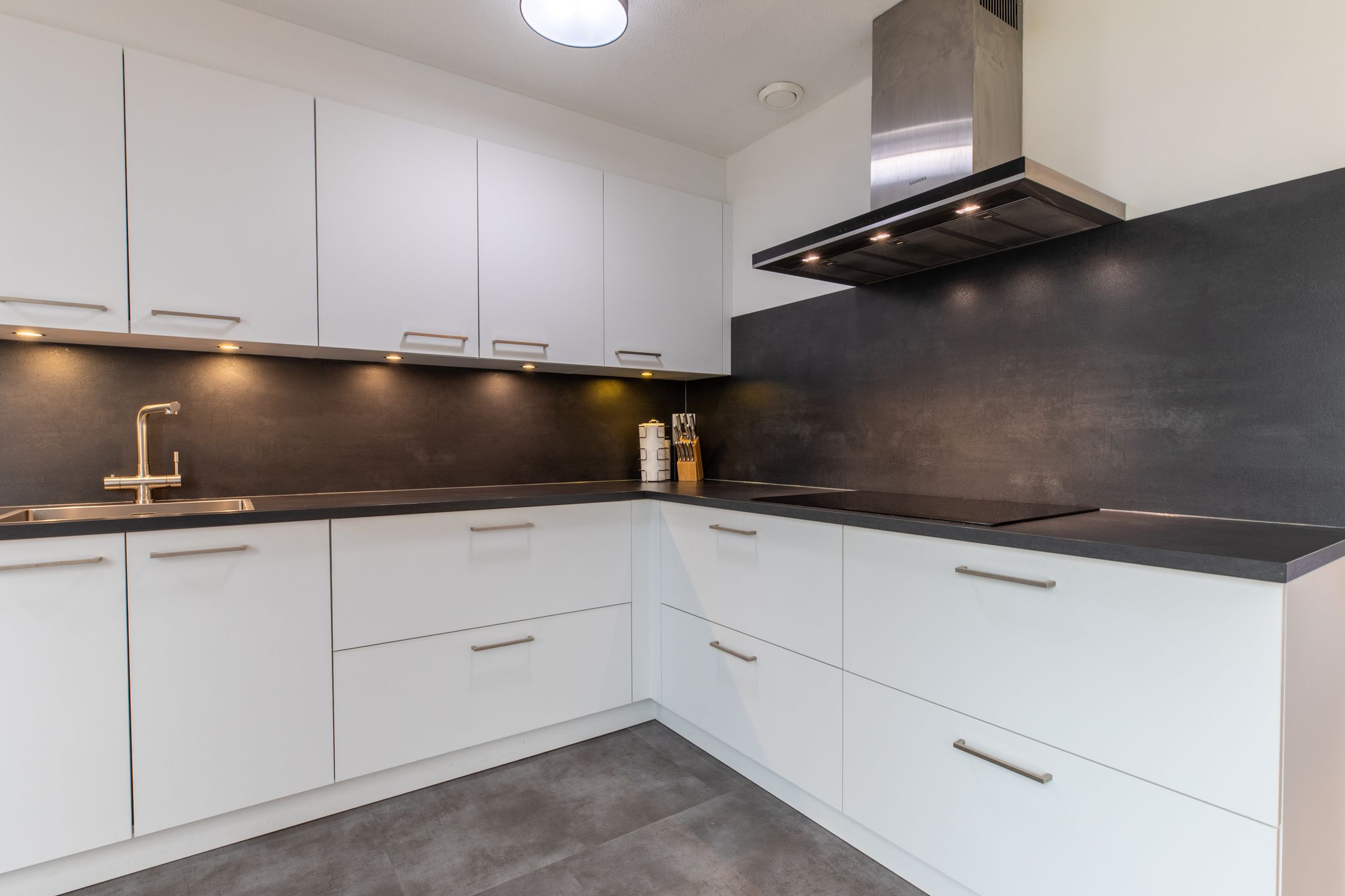 Foto 9 van Mies van der Rohestraat 8