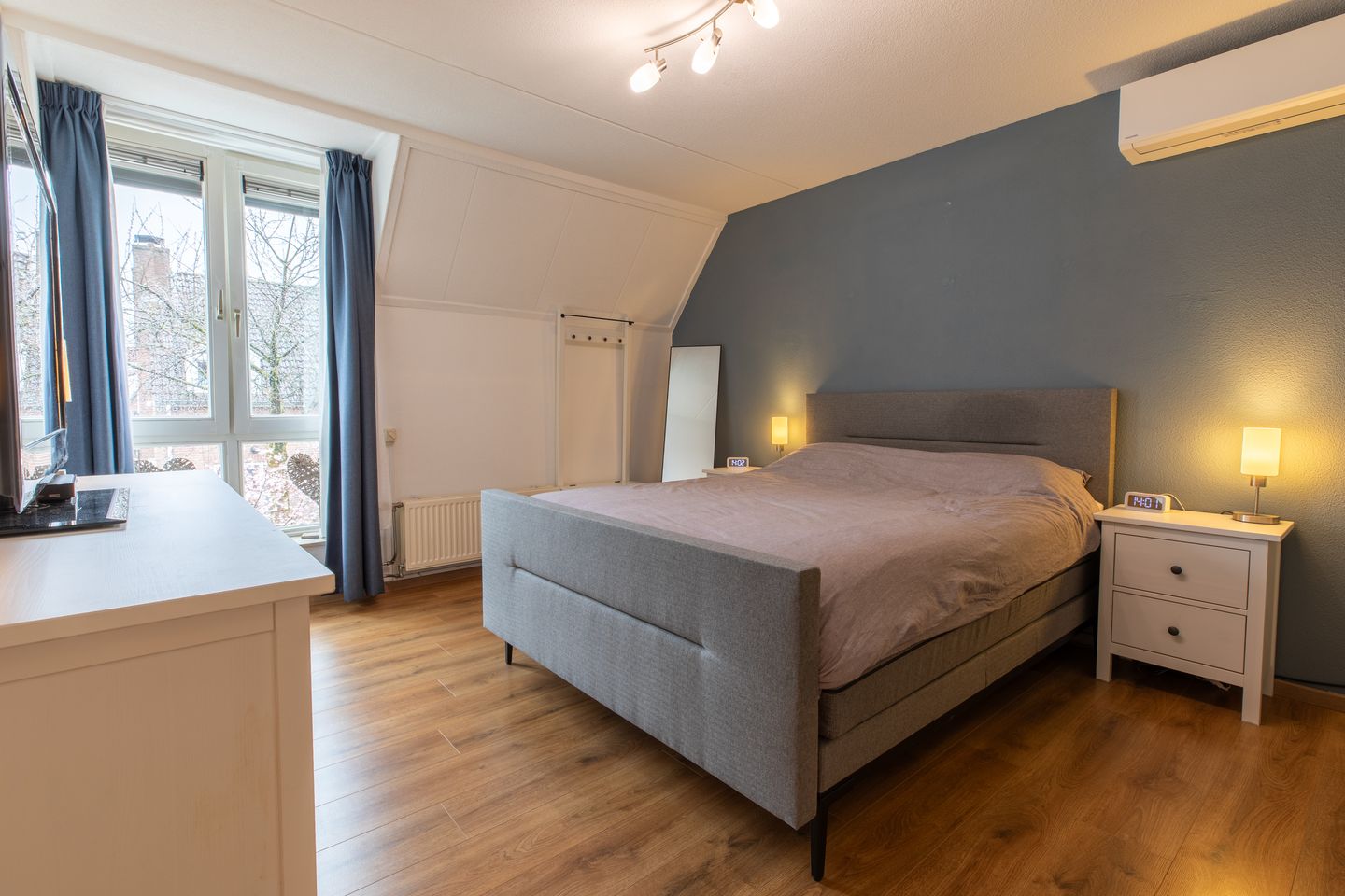 Foto 14 van Mies van der Rohestraat 8