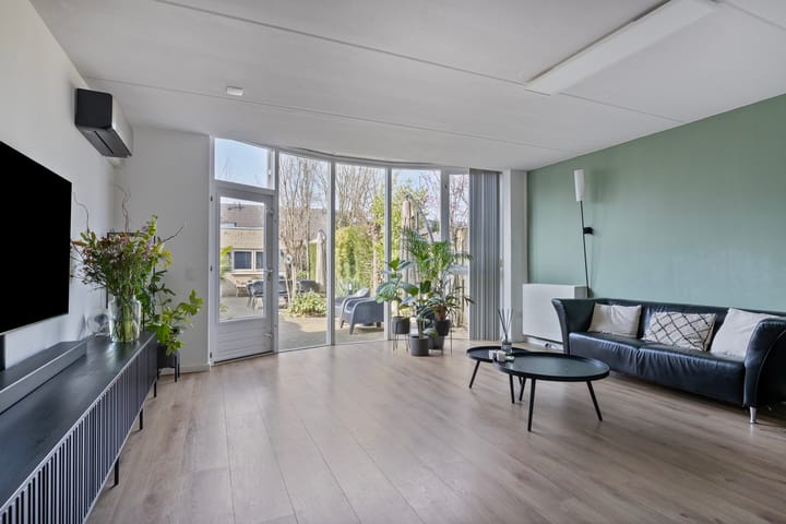 Foto 2 van Aronskelk 19