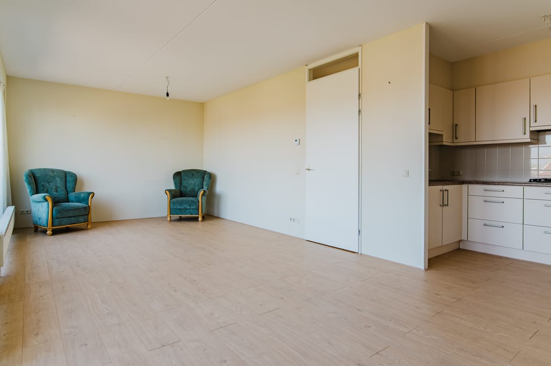 Photo 7 of Burgemeester Selhorststraat 8-C