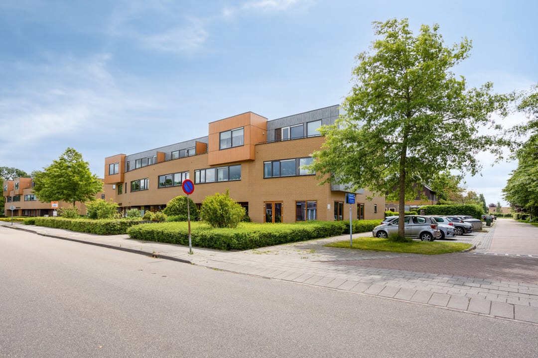 Photo 17 of Burgemeester Selhorststraat 8-C