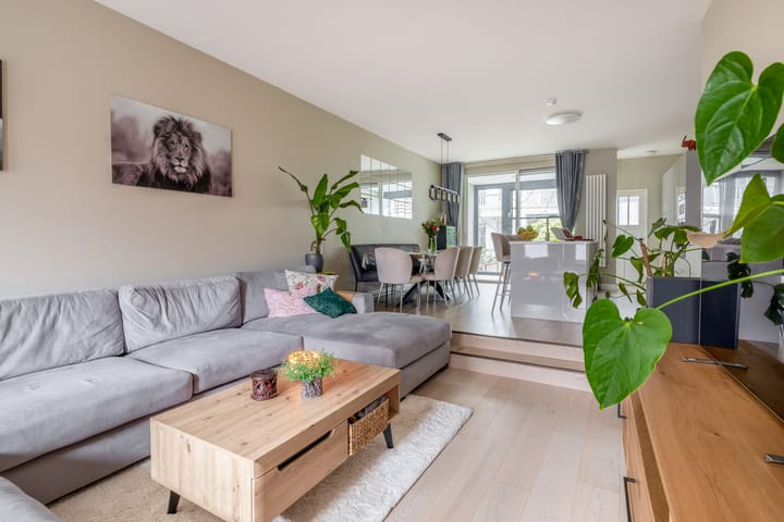 1e Pijnackerstraat 91-B main image