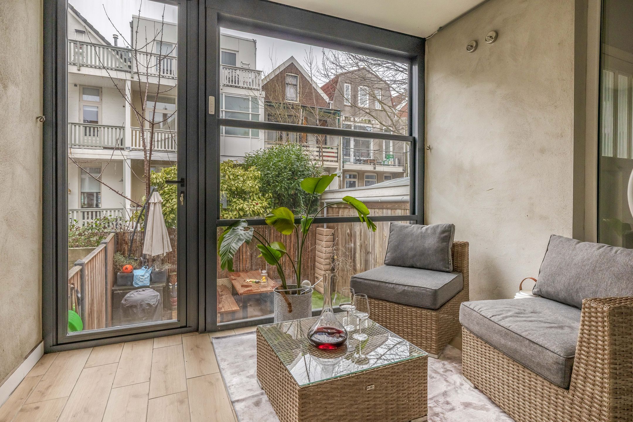 Spacious Renovated Ground Floor Apartment with Terrace in Rotterdam Oude Noorden — 17