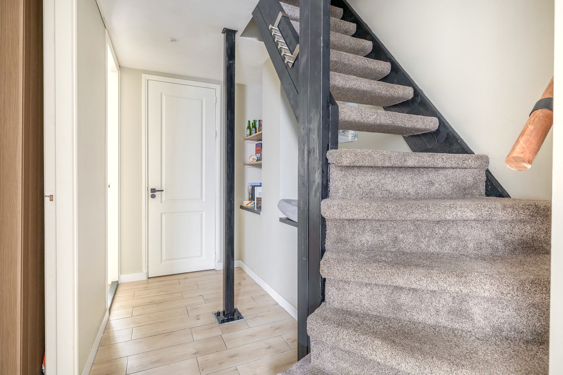 Spacious Renovated Ground Floor Apartment with Terrace in Rotterdam Oude Noorden — 28