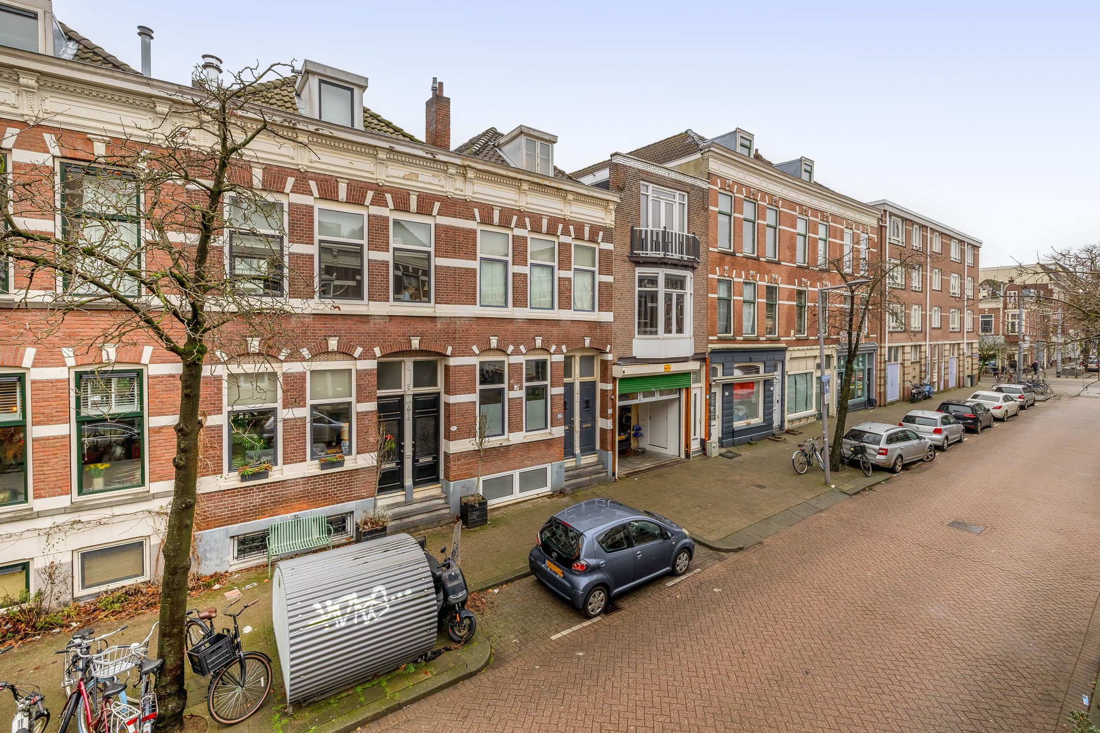 Spacious Renovated Ground Floor Apartment with Terrace in Rotterdam Oude Noorden — 49
