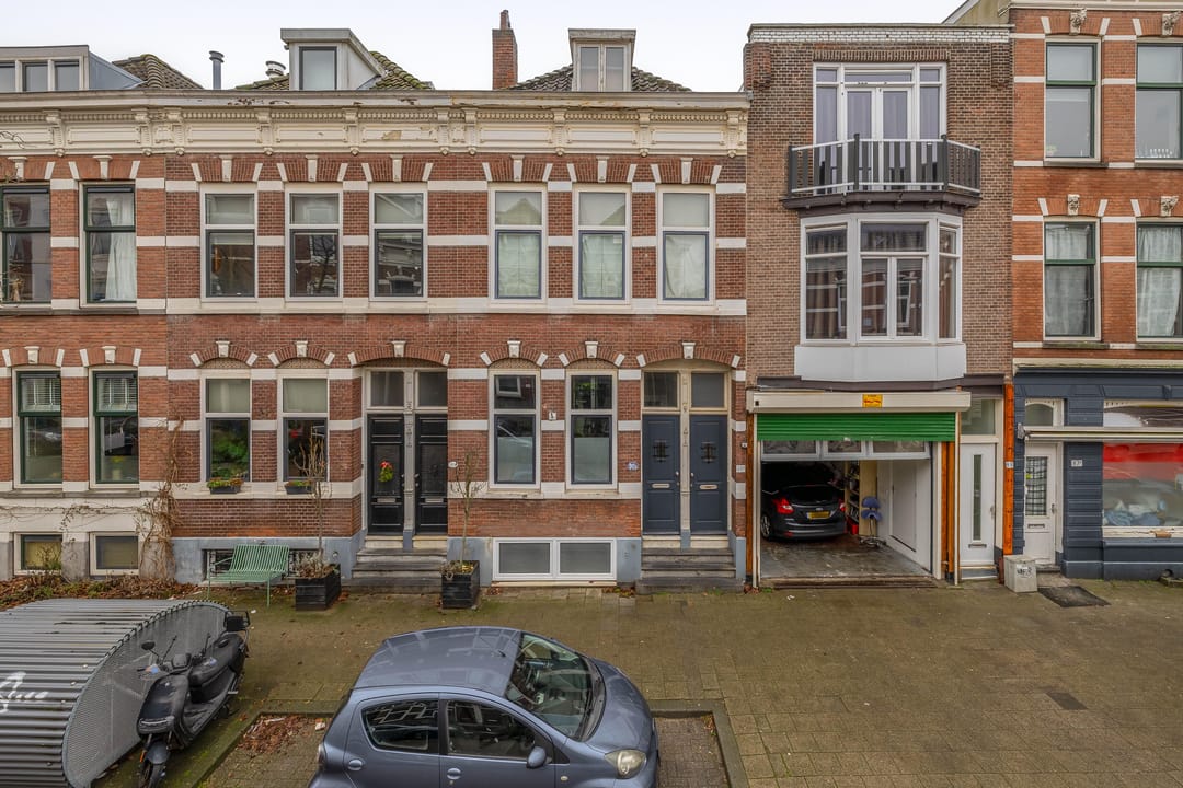 Spacious Renovated Ground Floor Apartment with Terrace in Rotterdam Oude Noorden — 51