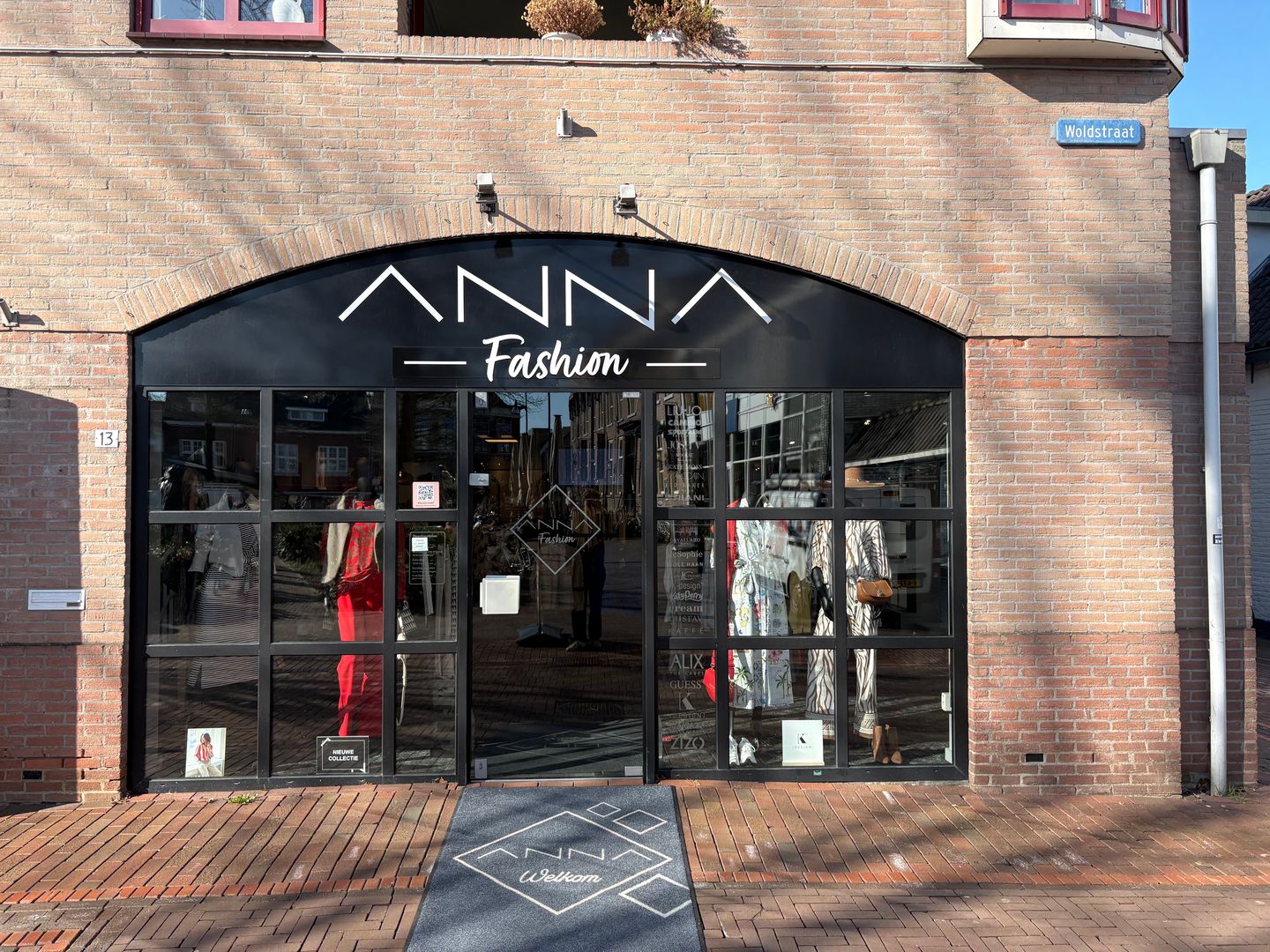 View photo 2 of Woldstraat 13