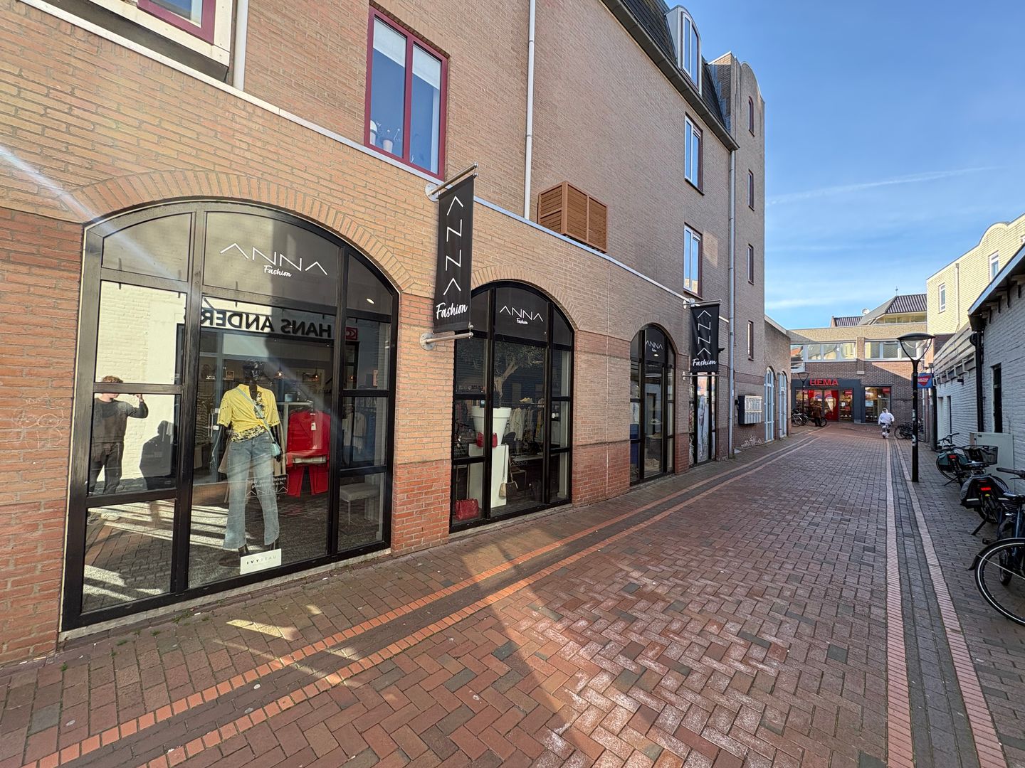 View photo 3 of Woldstraat 13