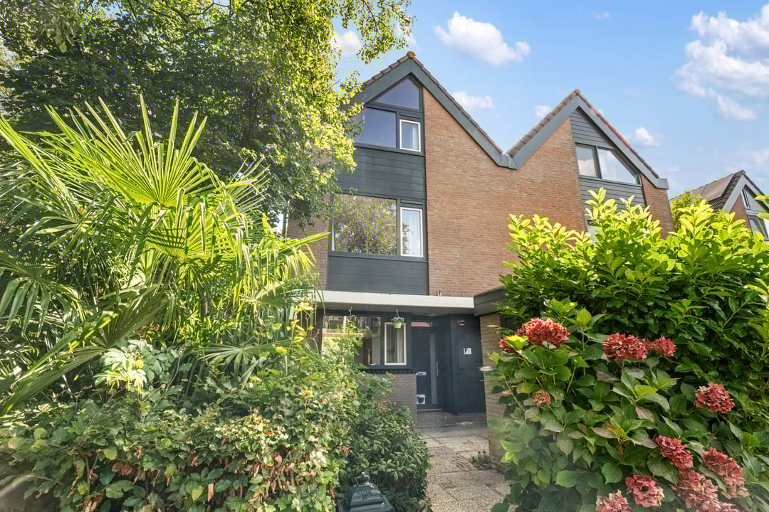 Foto 1 van Warenarburg 43