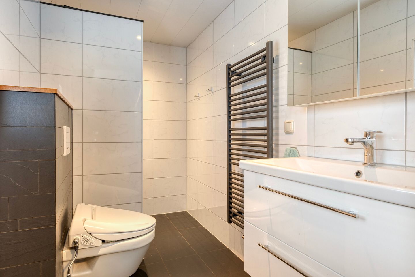 Spacious Semi-Detached House with Carport on Corner Plot in Herpen — 17