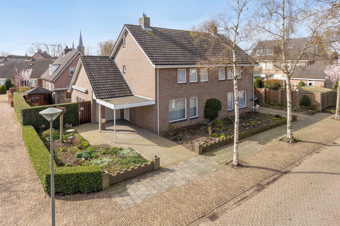Spacious Semi-Detached House with Carport on Corner Plot in Herpen — 38
