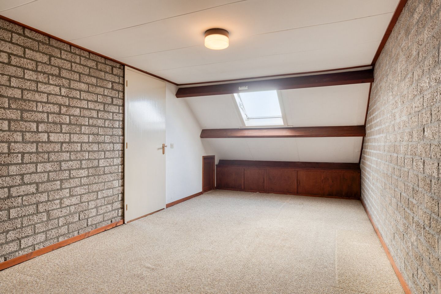 Spacious Semi-Detached House with Carport on Corner Plot in Herpen — 27