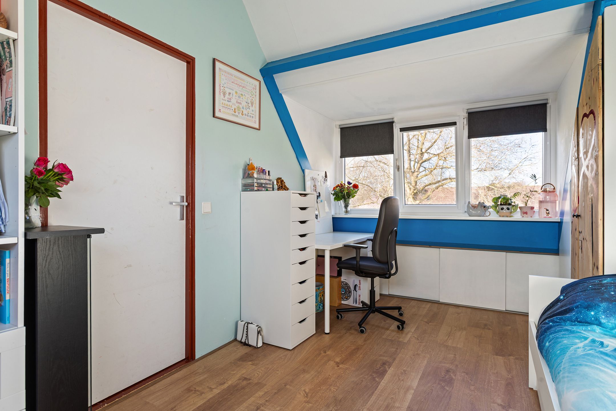 Spacious Family Home with South Facing Garden in Hinderstein Noord — 25