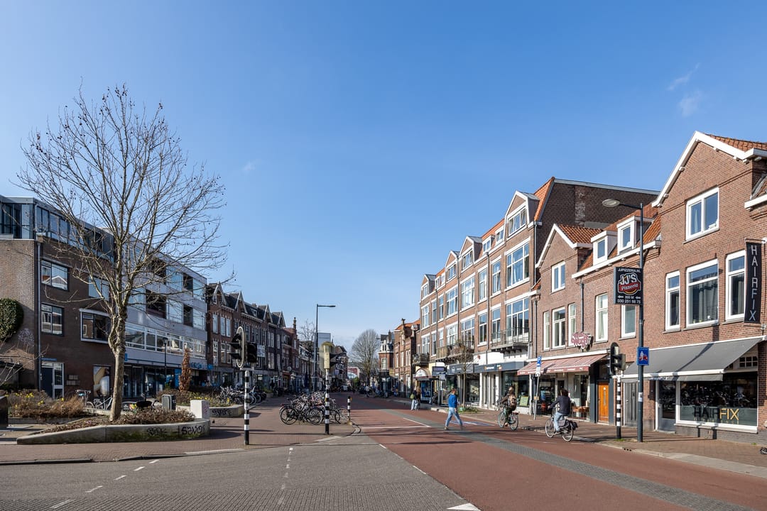 Charming Pre-War Terraced House in Utrecht Oudwijk with Garden — 32