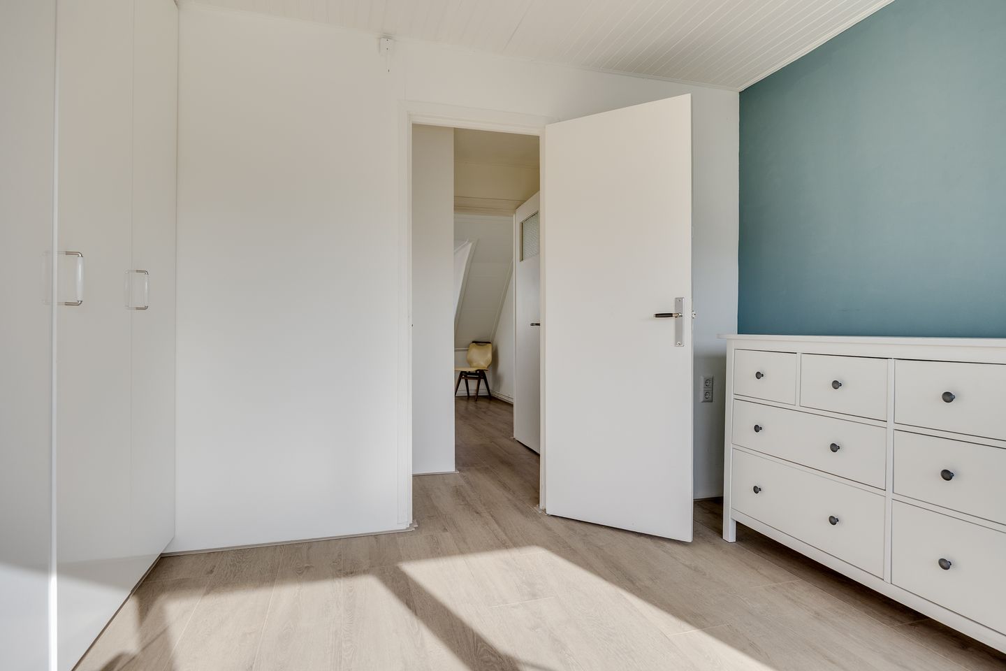 Charming Pre-War Terraced House in Utrecht Oudwijk with Garden — 25