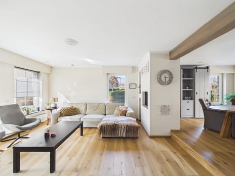 Stern 4 secondary image