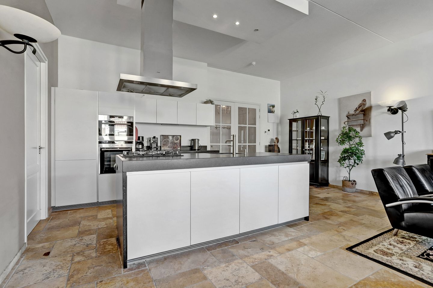 Photo 14 of Wijngaardstraat 53