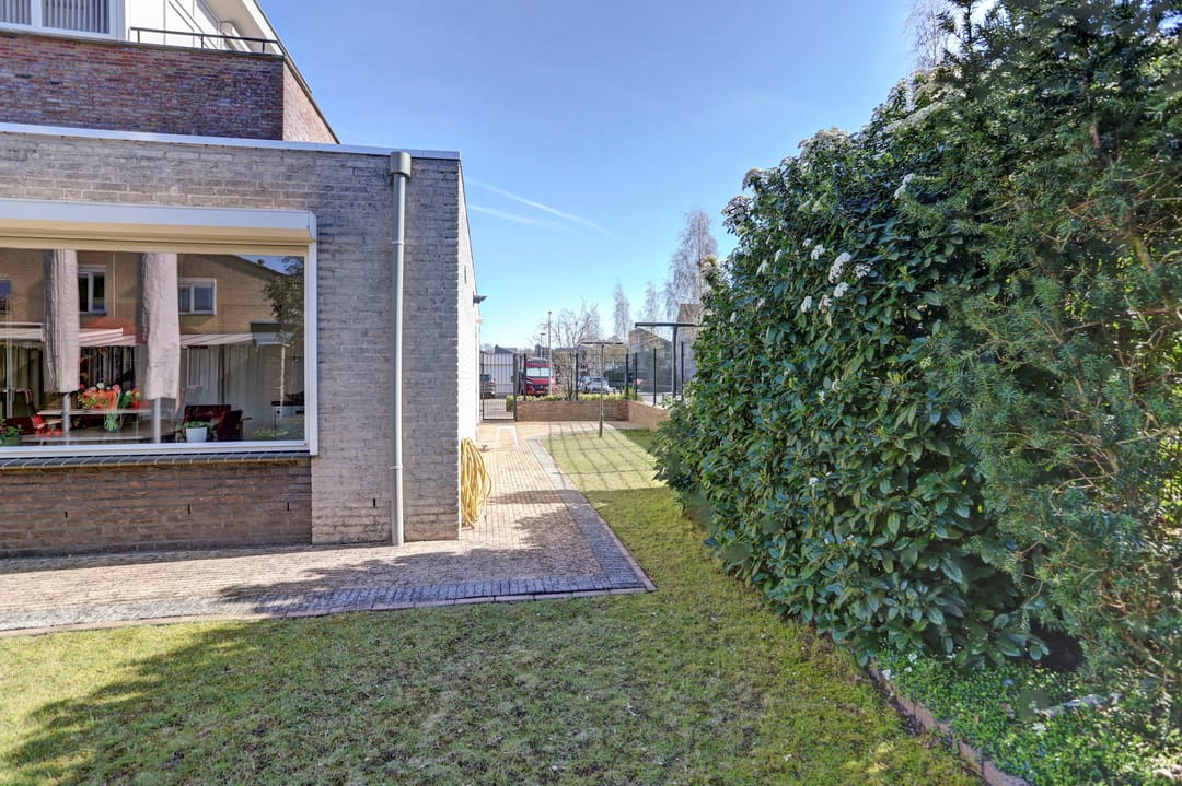 Foto 32 van De Schoolmeesterstraat 30