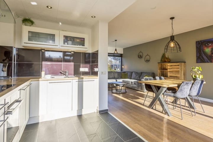 Photo 3 of Venuslaan 533