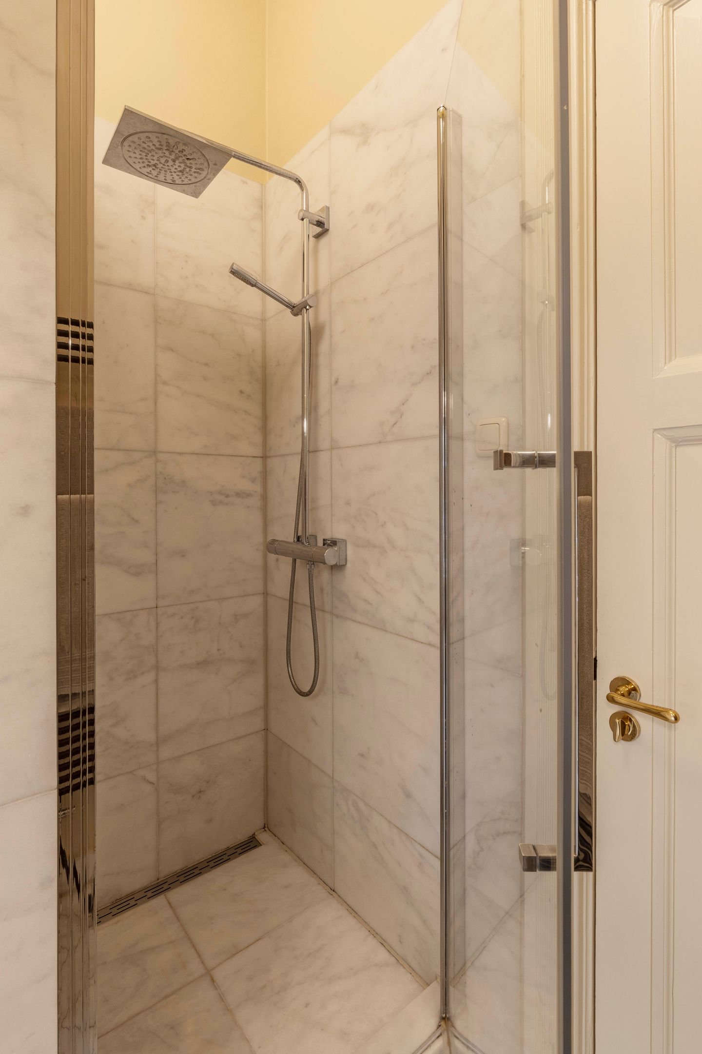 Foto 25 van Nicolaas Maesstraat 122-2