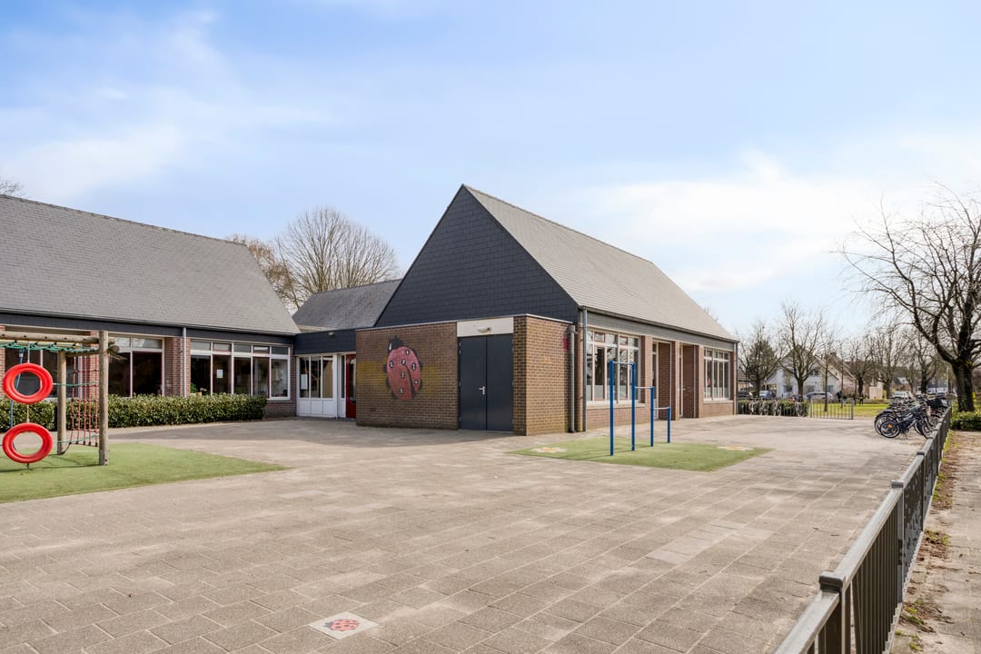 Foto 41 van Van Limburg Stirumlaan 17