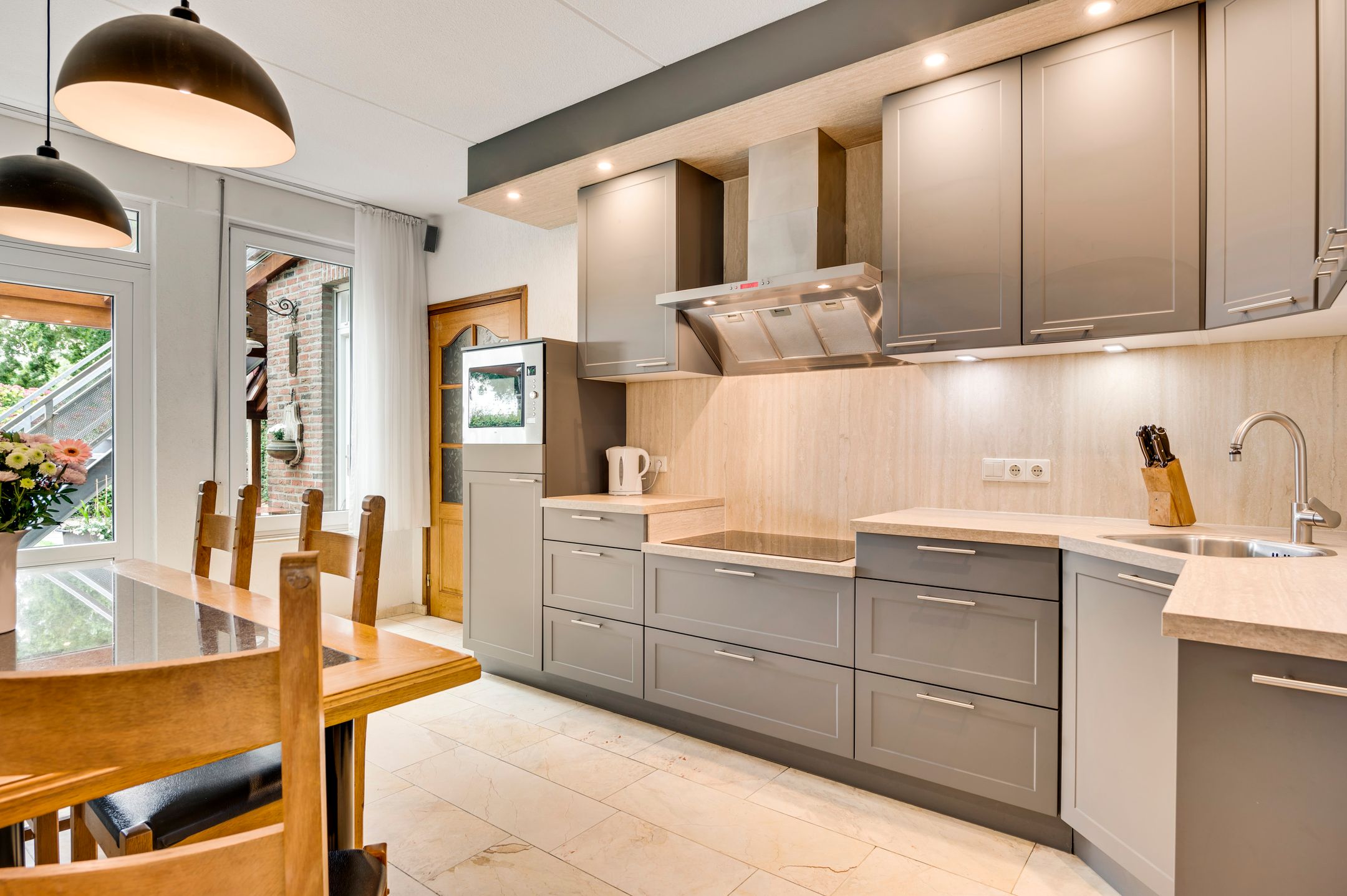 Foto 3 van Clara Feystraat 11