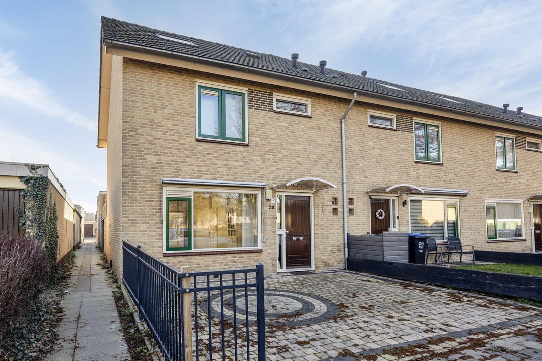 Photo 2 of Covelakker 28