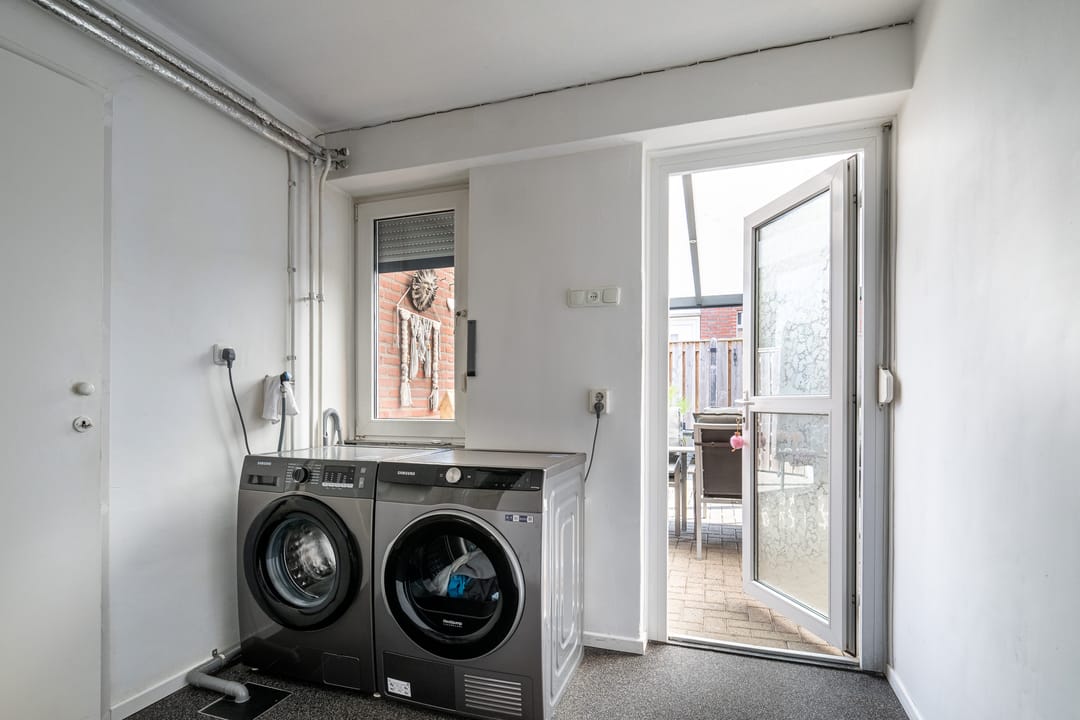 Foto 7 van Van Limburg Stirumstraat 59