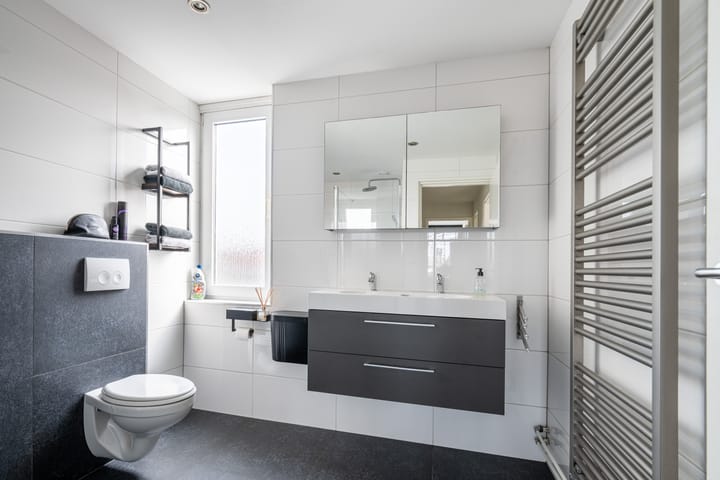 Photo 3 of Van Limburg Stirumstraat 59