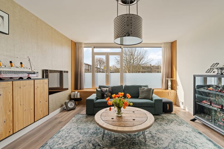 Photo 4 of Passiebloem 28