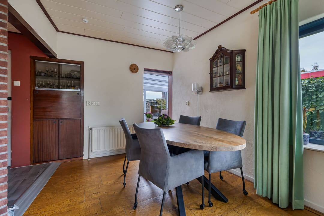 Foto 16 van Julianalaan 2-A