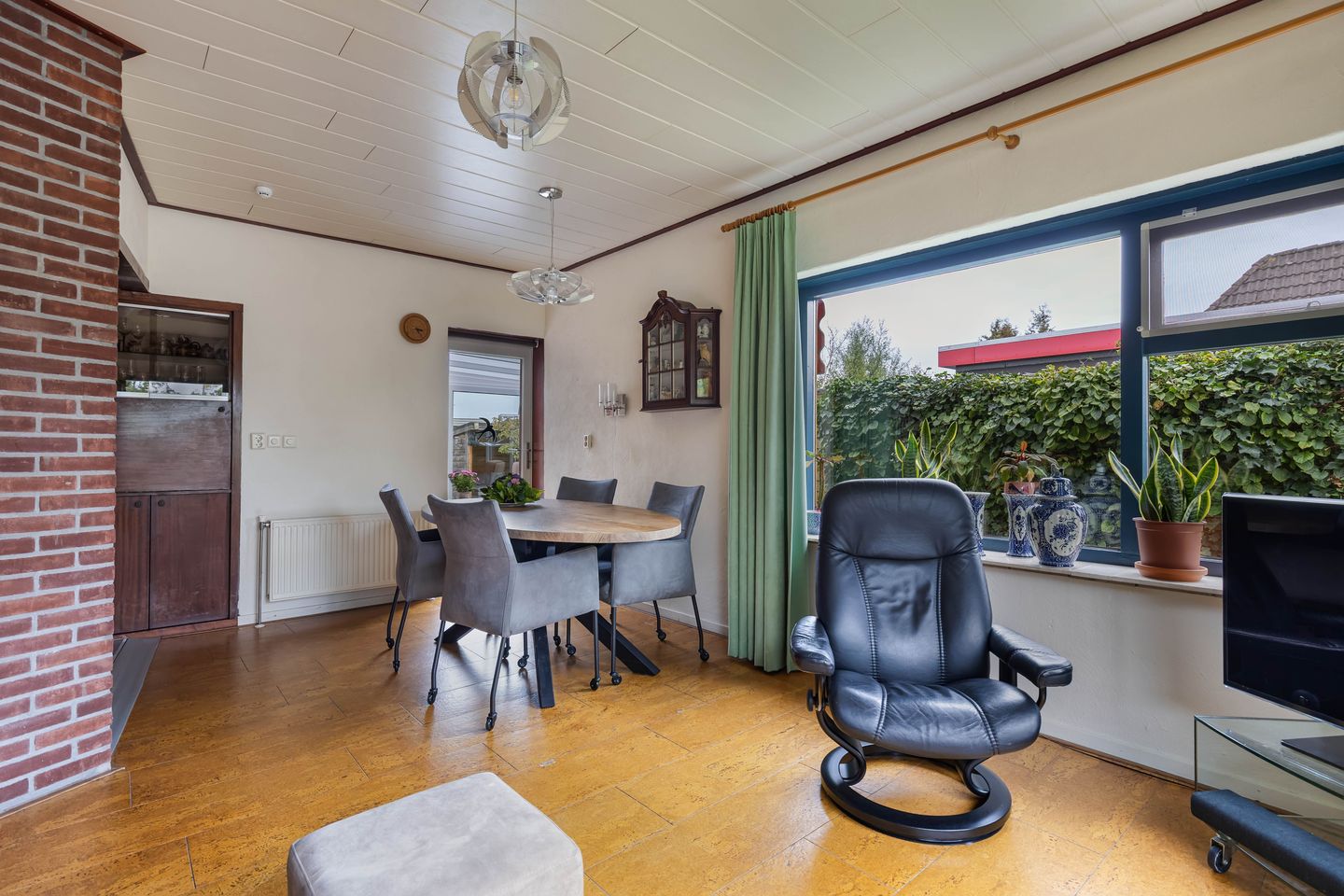 Foto 20 van Julianalaan 2-A