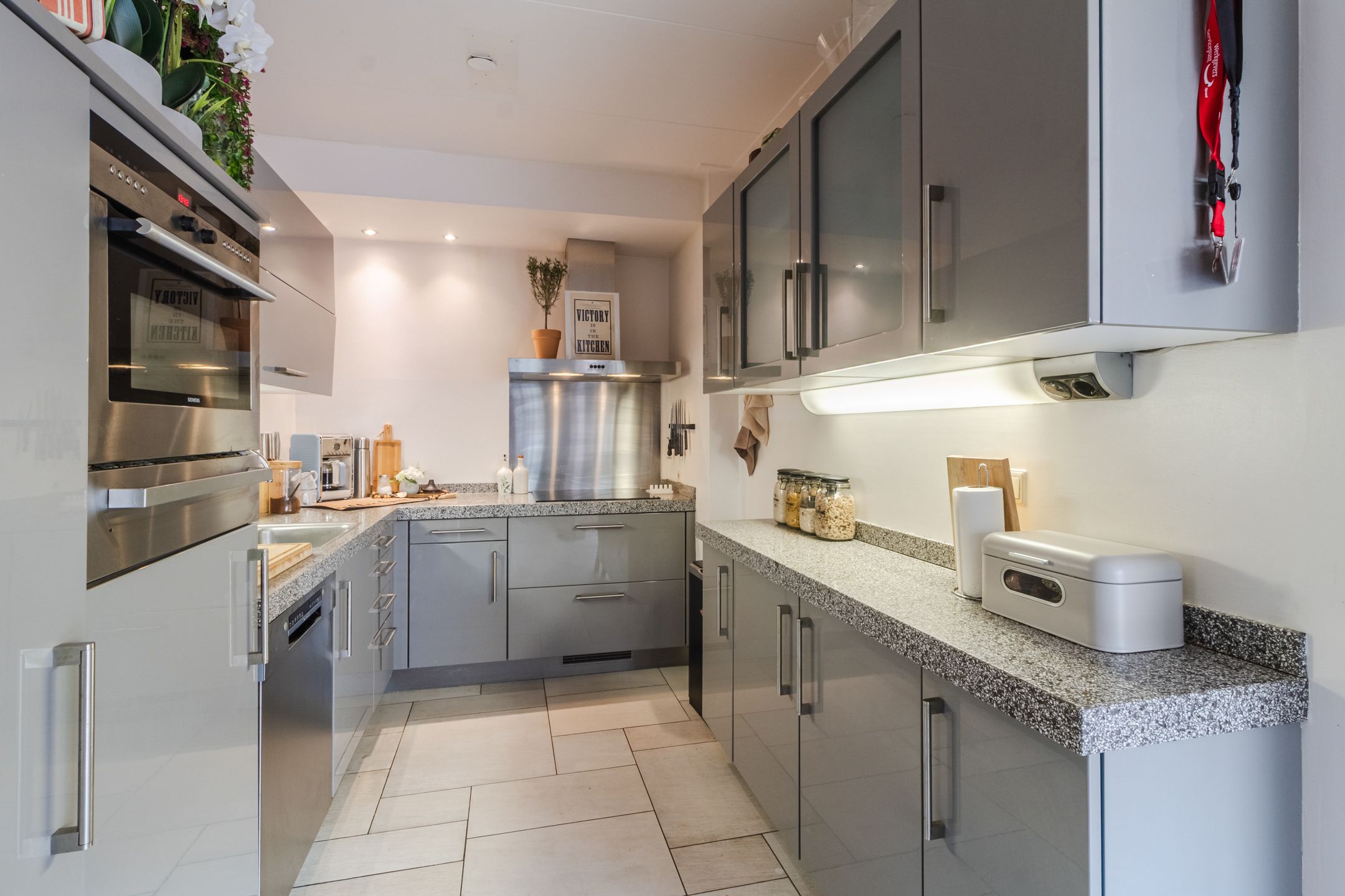 Foto 15 van Aert van Nesstraat 4