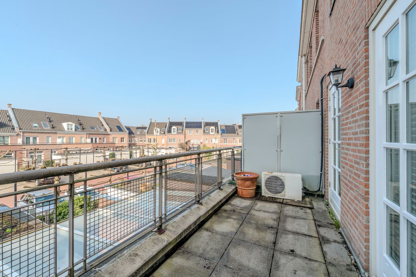 Spacious townhouse with park view in Helmond De Veste — 24