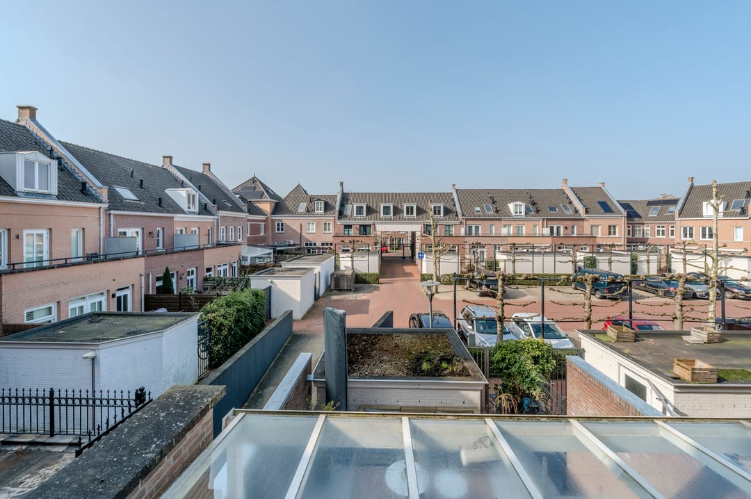 Spacious townhouse with park view in Helmond De Veste — 25