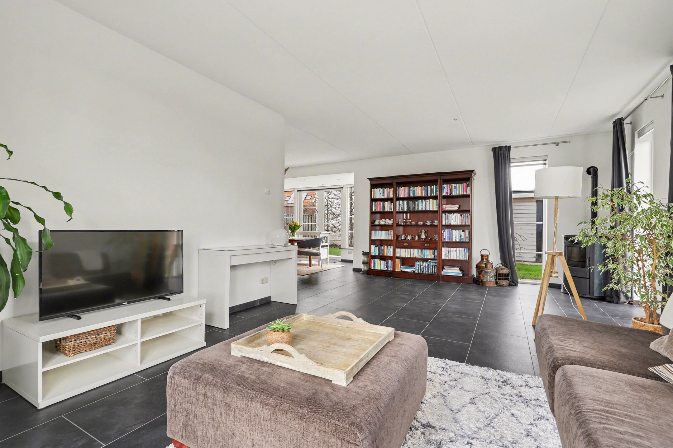 Spacious and Sustainable Detached Family Home with Modern Comforts — 10