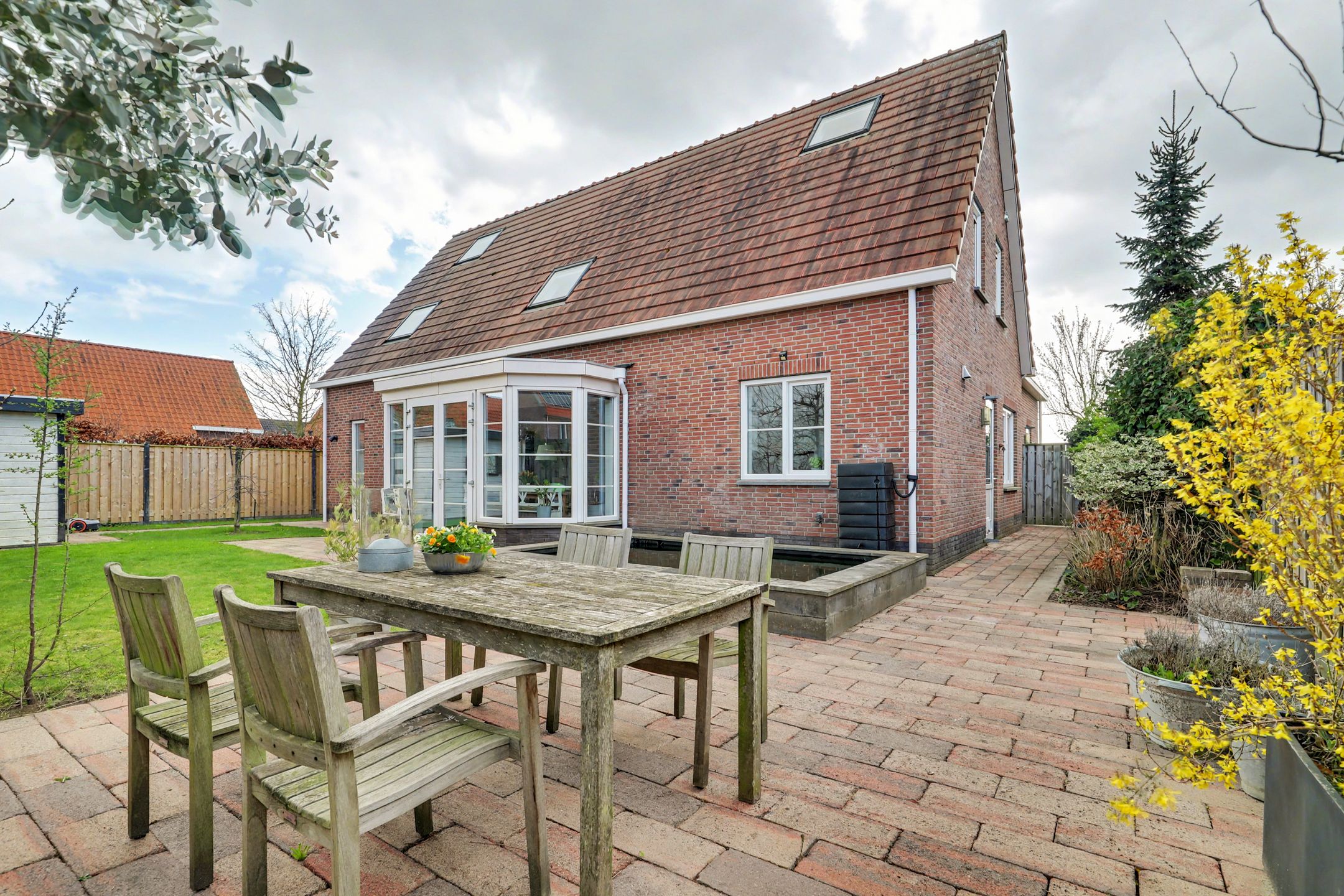 Spacious and Sustainable Detached Family Home with Modern Comforts — 37